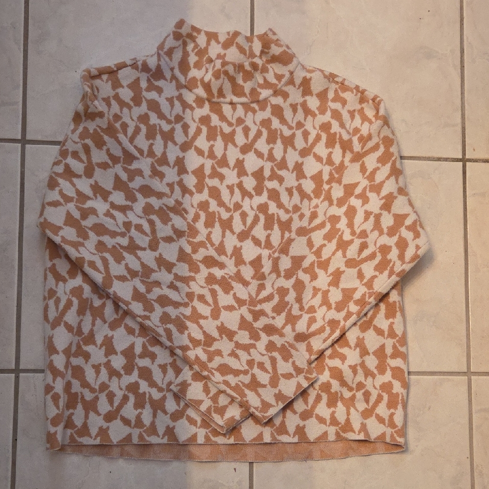 Philosophy Cream and Tan Patterned Sweater